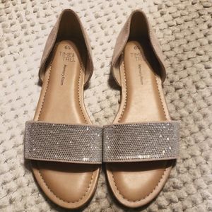 time and tru sandals